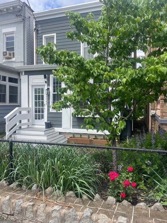 2409 Shannon Pl SE in Washington, DC - Building Photo