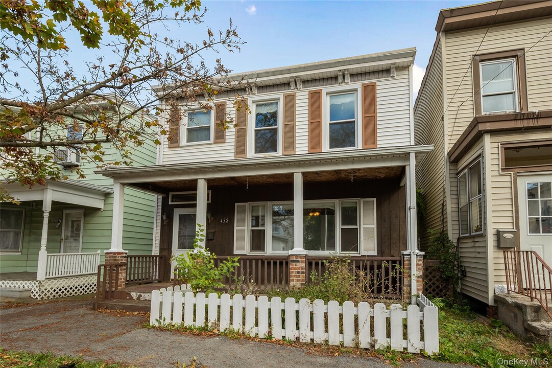 432 1st St in Newburgh, NY - Building Photo