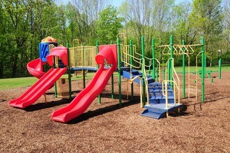 Hilltop Manor & Estates in Edison, NJ - Building Photo - Building Photo