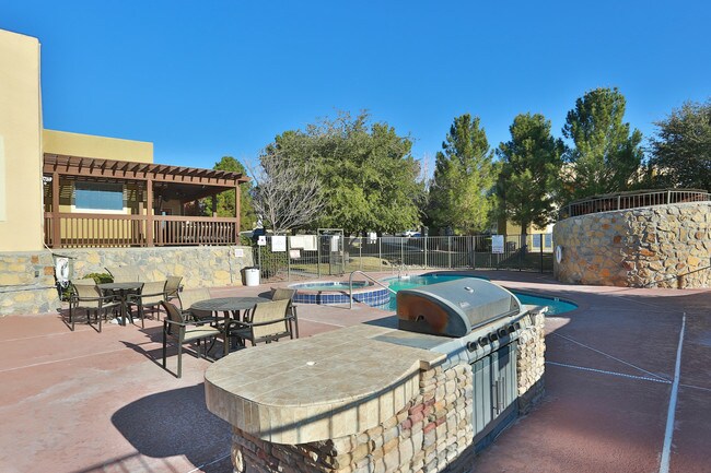 Cuestas Apartment Homes in Las Cruces, NM - Foto de edificio - Other