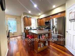 6007 NE Alder St in Hillsboro, OR - Building Photo - Building Photo