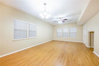 2809 E 22nd St in Austin, TX - Building Photo - Building Photo