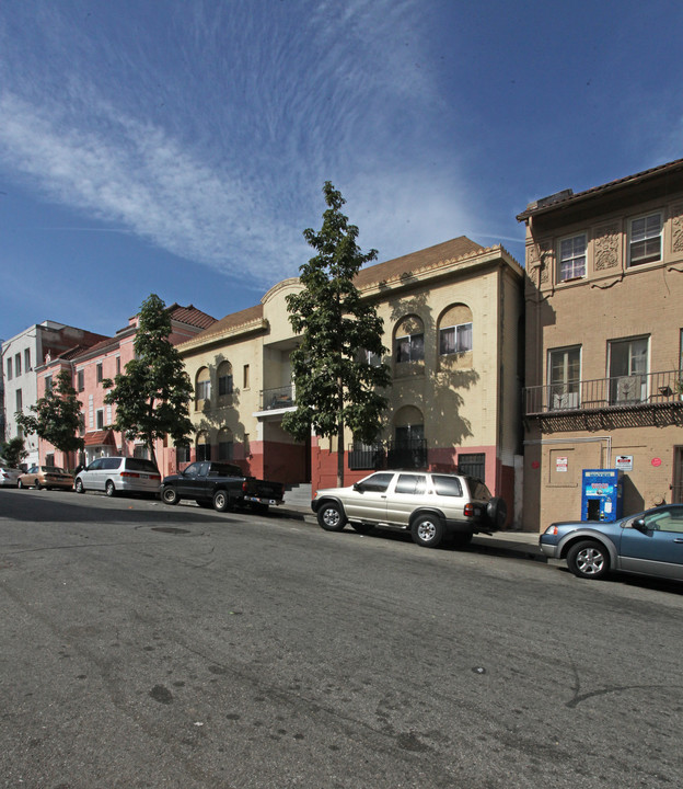 421 Union Dr in Los Angeles, CA - Foto de edificio