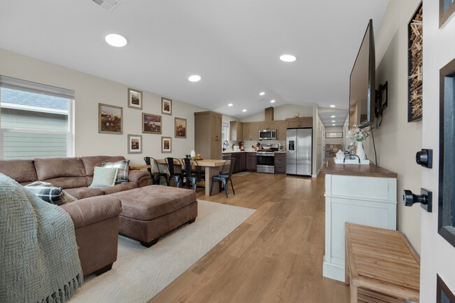 1350-1313 13th Ave in Seaside, OR - Building Photo - Building Photo