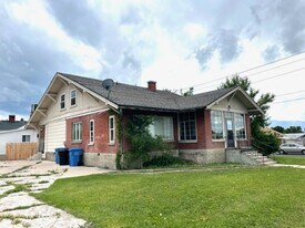 206 E 400 N in Logan, UT - Building Photo