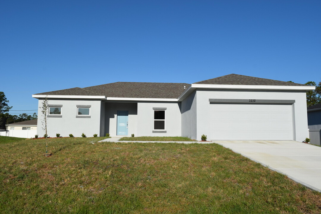 3232 Wideman Ave in Palm Bay, FL - Foto de edificio