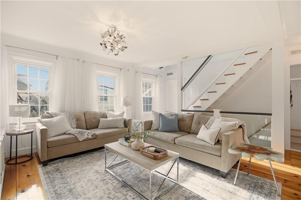 38 Pope St in Newport, RI - Building Photo