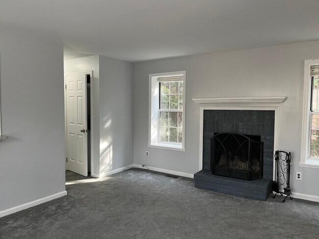 529 N Orange St, Unit A in Media, PA - Building Photo - Building Photo