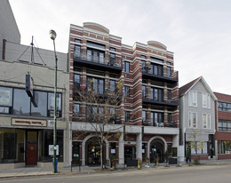 2942 N Lincoln Ave Apartments