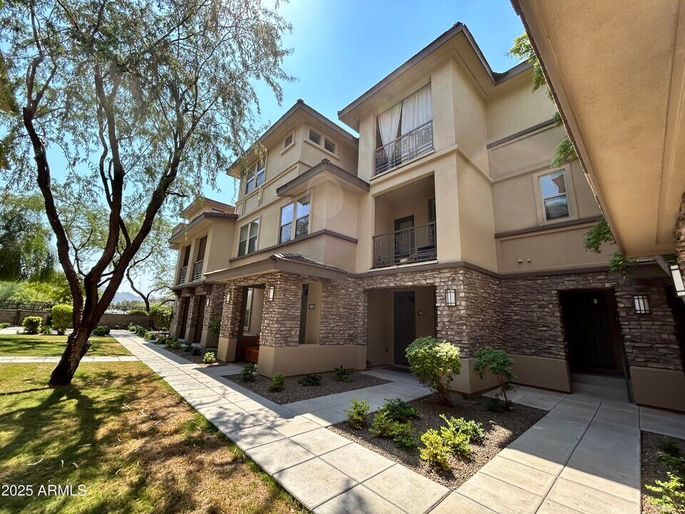 17850 N 68th St in Phoenix, AZ - Building Photo