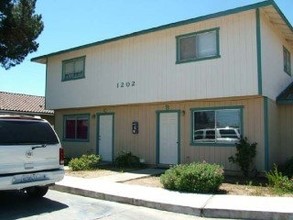 1198 Oak Ave in Greenfield, CA - Building Photo - Building Photo