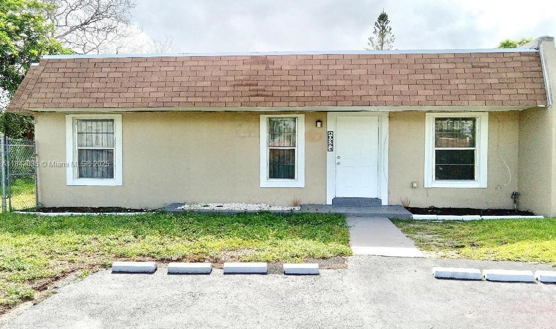 19354 NW 28th Ct in Miami Gardens, FL - Building Photo