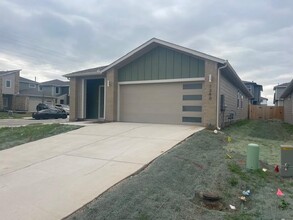 1340 Plymouth St in San Marcos, TX - Building Photo - Building Photo
