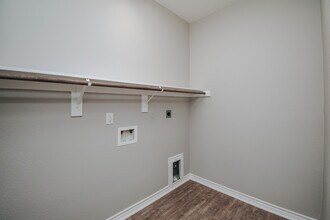 88 Diebel Dr in Victoria, TX - Building Photo - Building Photo