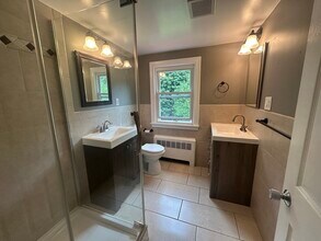 76 Wellesley Ave in Wellesley, MA - Building Photo - Building Photo