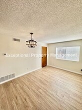 17745 Malaga Dr in Fontana, CA - Building Photo - Building Photo