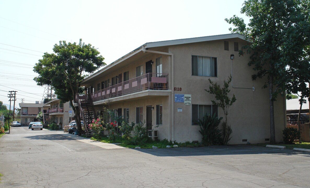 6110-6114 Vineland Ave in North Hollywood, CA - Building Photo