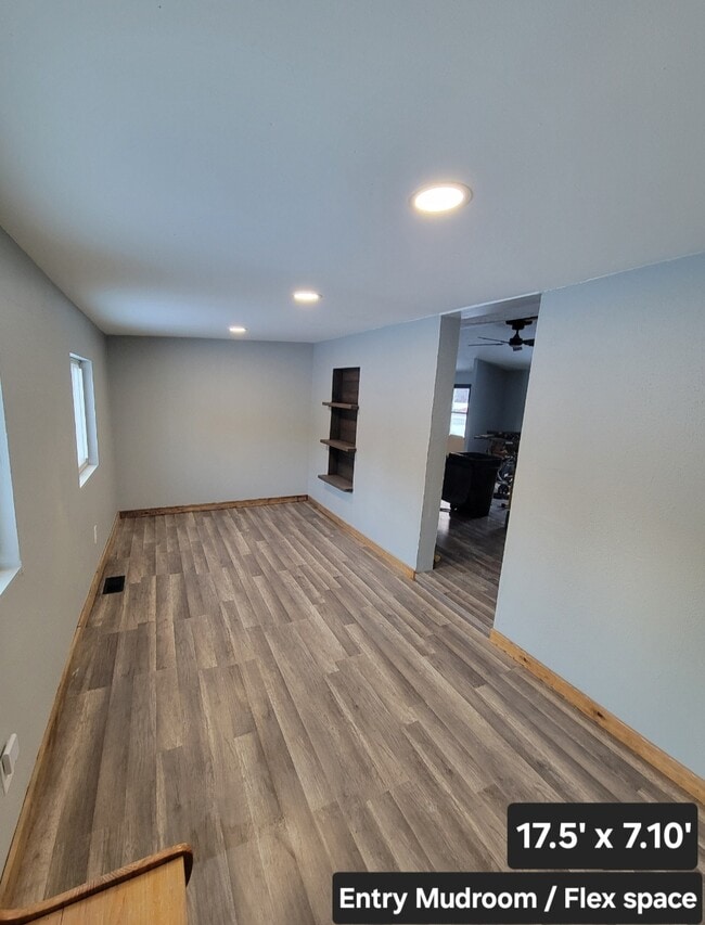 W6764 Rural Est in Necedah, WI - Foto de edificio - Building Photo