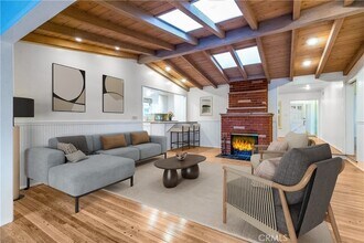 13139 Valleyheart Dr in Los Angeles, CA - Building Photo - Building Photo