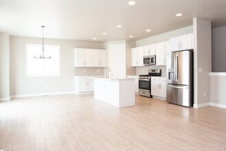 3880 Safflower Dr in Eagle Mountain, UT - Building Photo - Building Photo