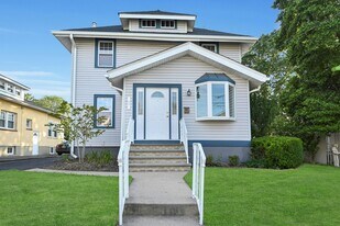 25 Marinus St in Rochelle Park, NJ - Building Photo