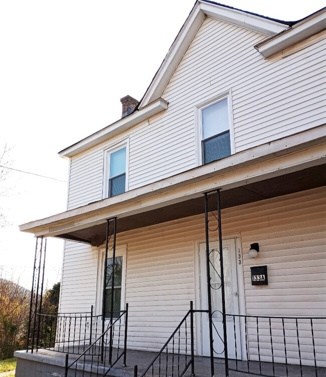 133 10 1/2 St SE, Unit A