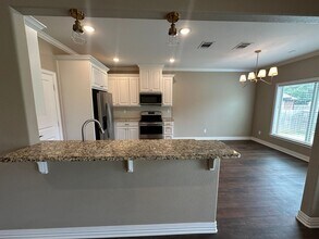 1002 Sunny Mdws in Whitehouse, TX - Building Photo - Building Photo