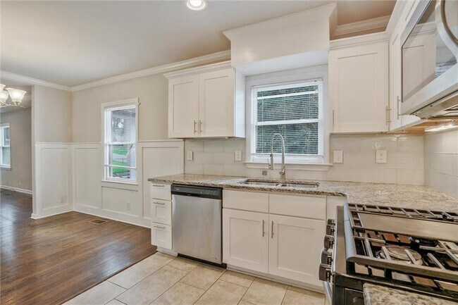 1834 Ridgeland Dr in Decatur, GA - Building Photo - Building Photo