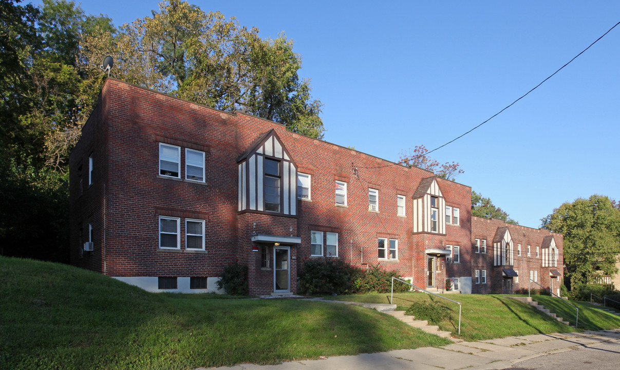 Debbe Lane Apartments in Cincinnati, OH - Building Photo