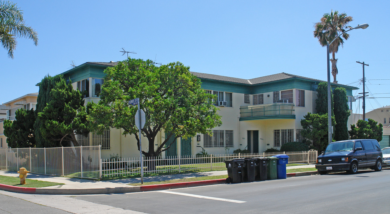 8330 W 1st St in Los Angeles, CA - Building Photo