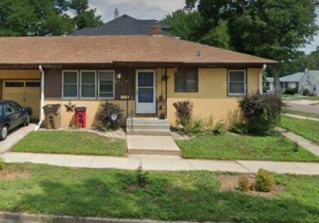 property at 800 W 23rd St