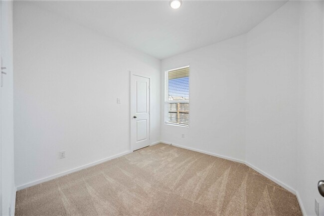 property at 21464 Austell Pond Dr