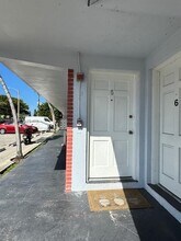 7851 Dunham Blvd in Miami, FL - Building Photo - Building Photo