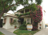 4446-4448 Ambrose Ave in Los Angeles, CA - Foto de edificio - Building Photo