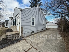 2466 Vendome Dr S in Columbus, OH - Building Photo - Building Photo