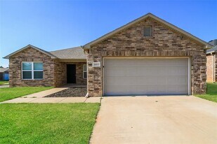 10831 NE 8th Terrace in Midwest City, OK - Building Photo