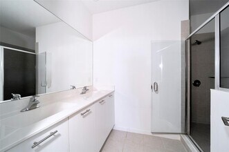 12661 NW 23rd Pl in North Miami, FL - Building Photo - Building Photo