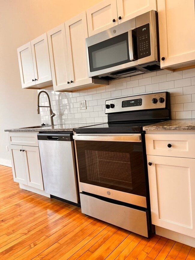 property at 4627 E Thompson St