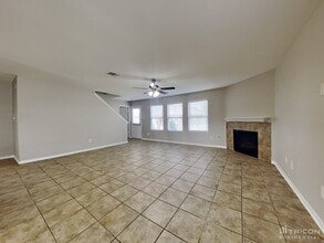 2034 Indian Clearing Trail in Rosenberg, TX - Foto de edificio - Building Photo