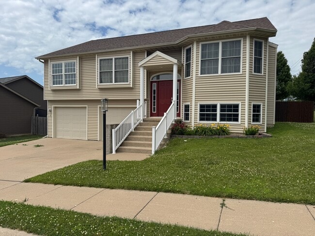 property at 3 Hidden Valley Cir