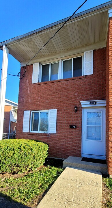 1371 Monomoy St in Aurora, IL - Building Photo