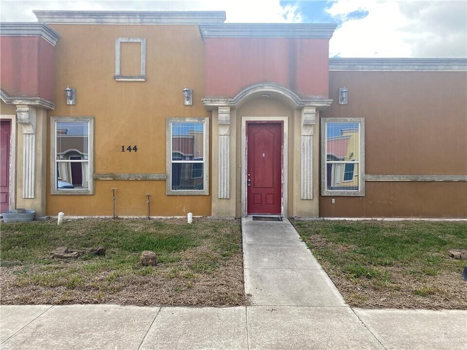 19 Scottland Dr in Edinburg, TX - Building Photo