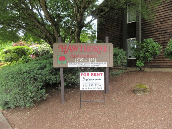 property at 1543 Commercial St SE