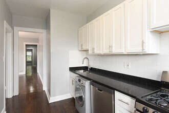 943 Judson Ave in Evanston, IL - Building Photo - Building Photo