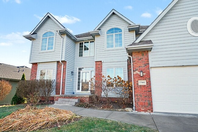 17001 Y St in Omaha, NE - Building Photo - Building Photo