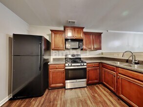 367 Hidden Creek Ln in Canton, GA - Building Photo - Building Photo