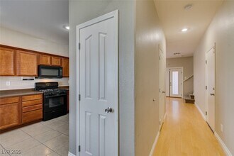 169 Almond Ridge Pl in Henderson, NV - Foto de edificio - Building Photo