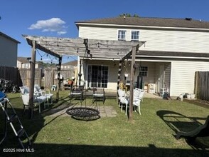 301 S Square Dr in Winterville, NC - Building Photo - Building Photo