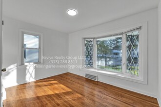 4802 Niagara St in Wayne, MI - Building Photo - Building Photo