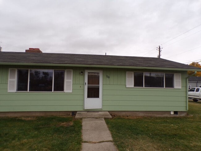 property at 320-322 E Beakman St